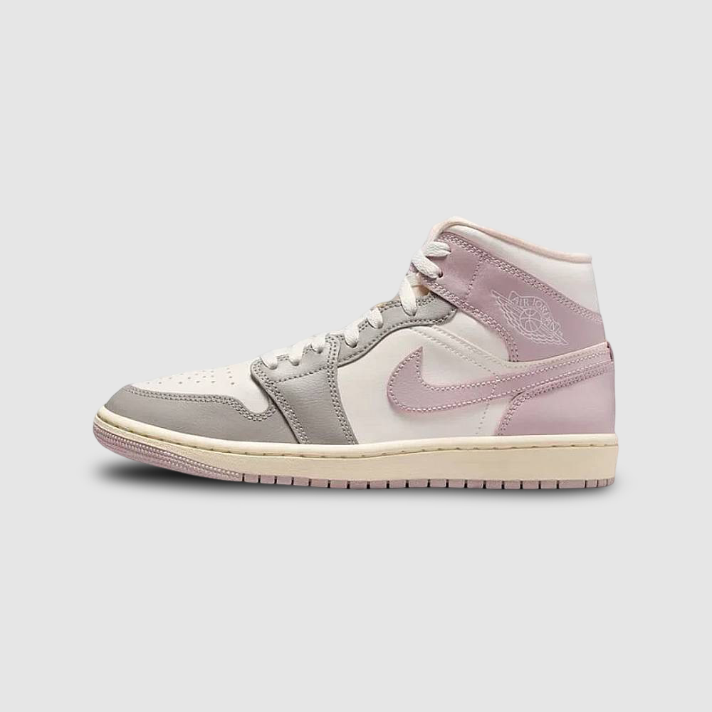 Zapatillas Nike Air Jordan 1 Mid Mujer - Básquet | BQ6472 122 Blanco/Gris