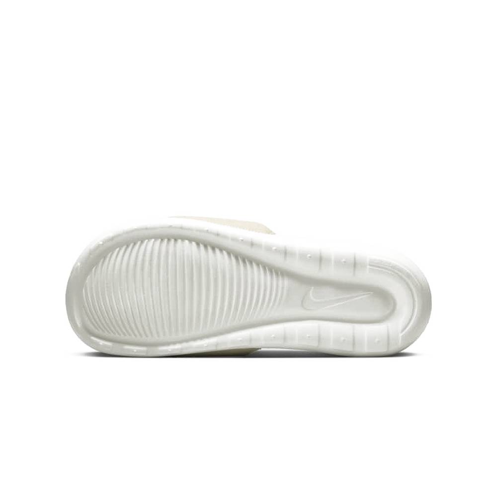 SANDALIAS NIKE VICTORI ONE CN9677 108 - MUJER