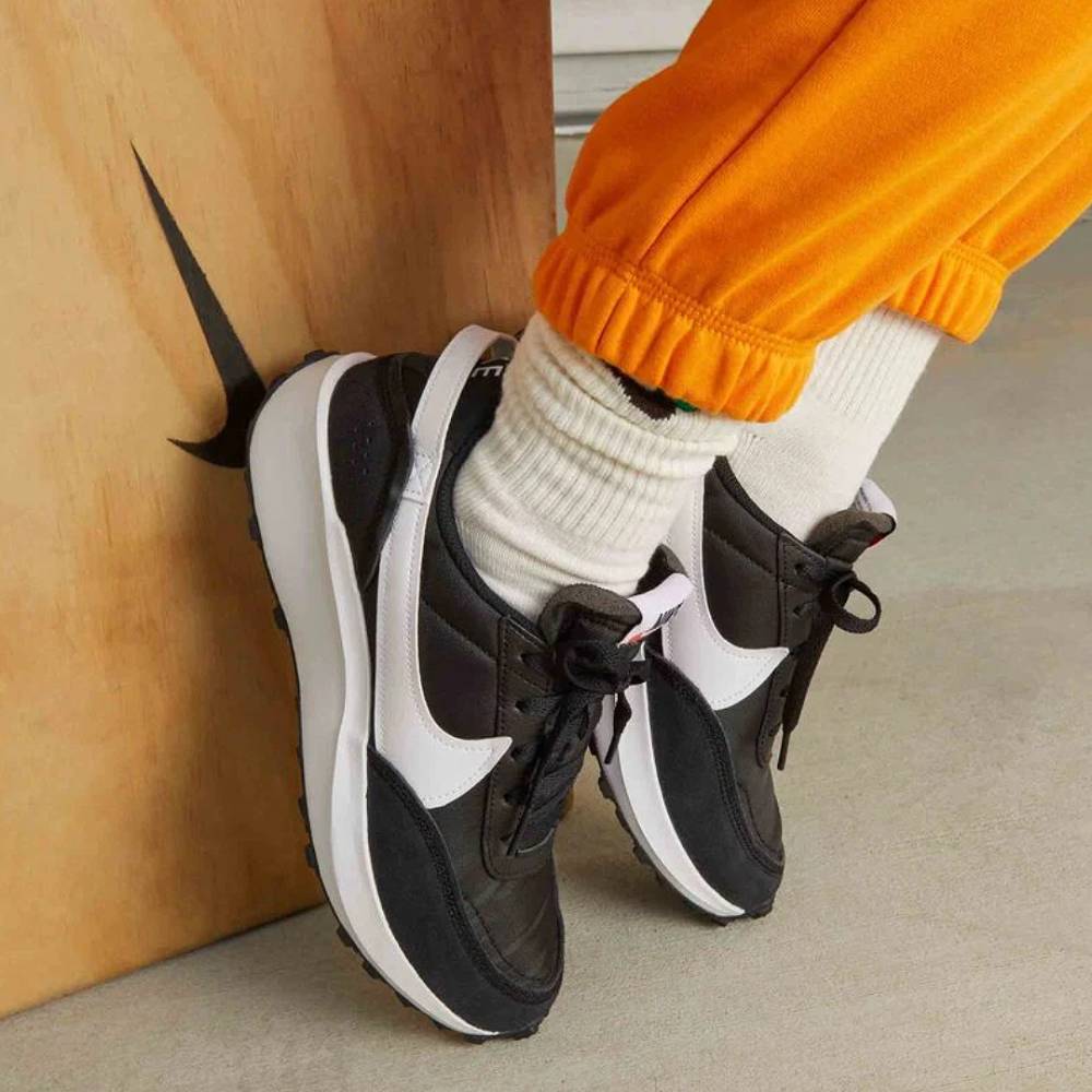 ZAPATILLAS NIKE WAFFLE DEBUT DH9523 002 - MUJER