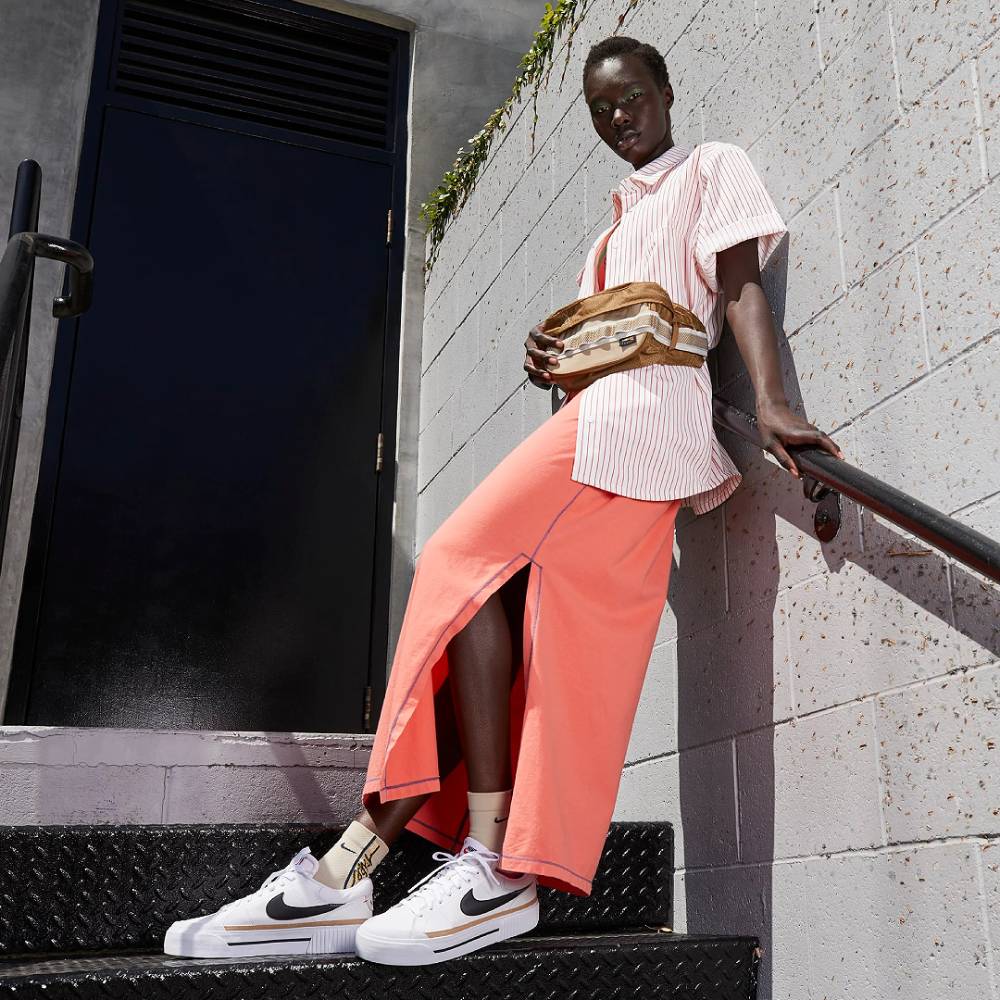 ZAPATILLAS NIKE COURT LEGACY LIFT DM7590 100 - MUJER