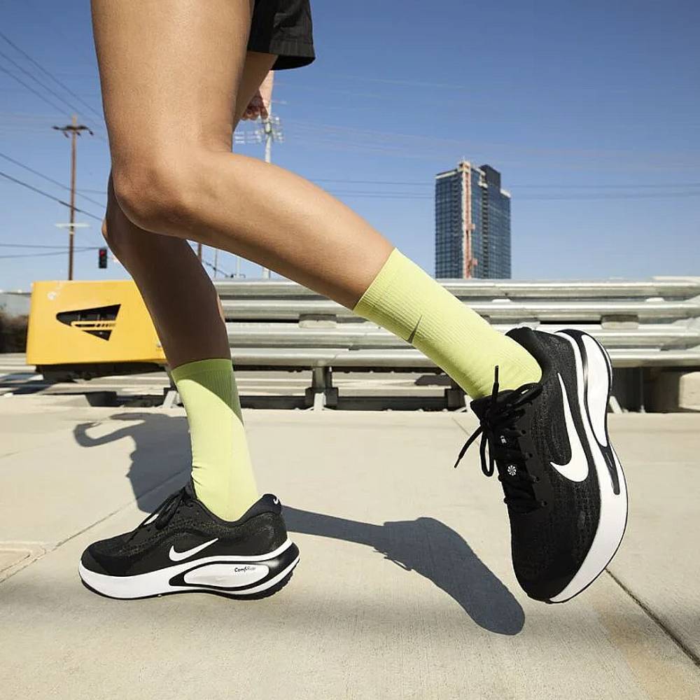ZAPATILLAS NIKE JOURNEY RUN FJ7765 001 - MUJER