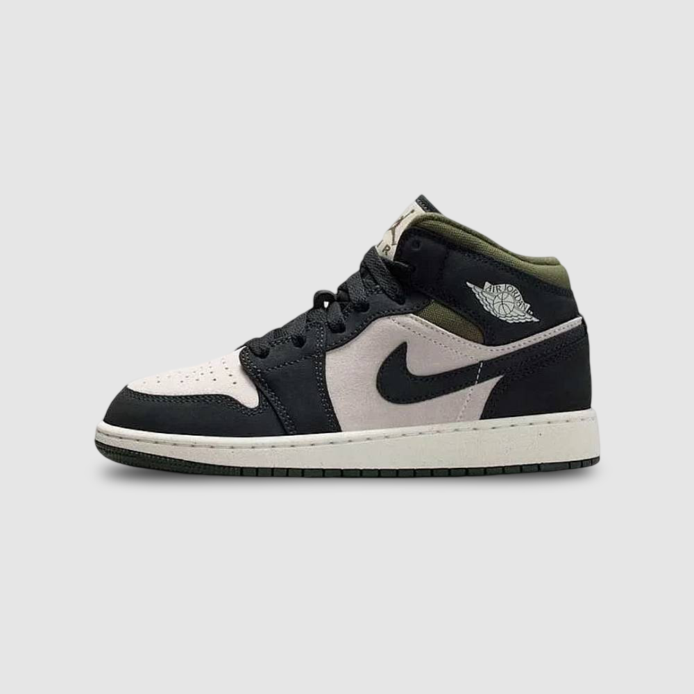Zapatillas Nike Air Jordan 1 Mid Unisex - Básquet | Negro/Blanco