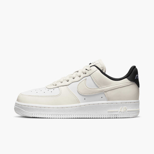 Zapatilla AIR FORCE 1 '07 LX NBHD - Mujer