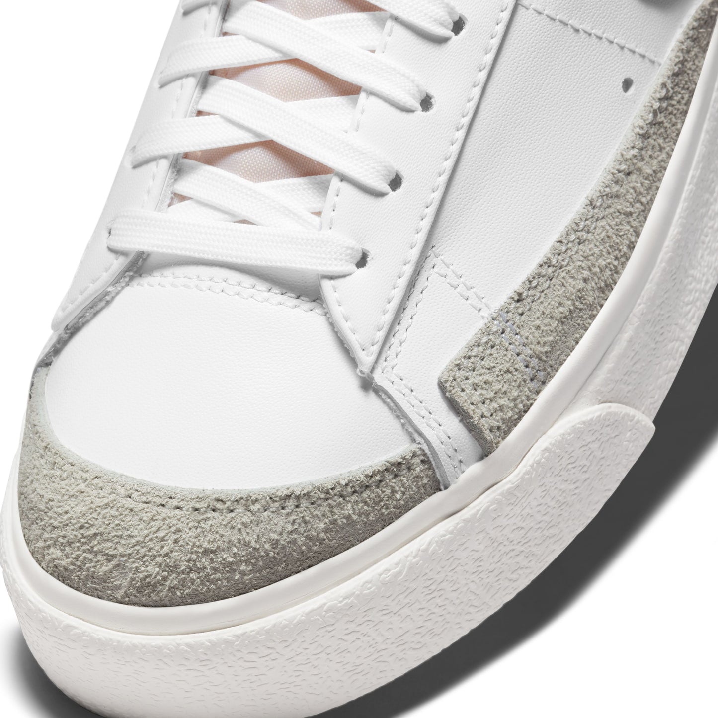 ZAPATILLAS NIKE BLAZER LOW PLATFORM DJ0292 101 - MUJER
