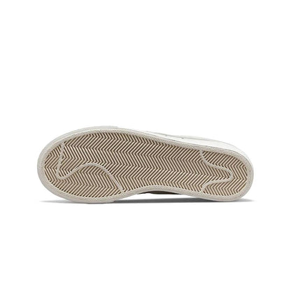 ZAPATILLAS NIKE BLAZER LOW PLATFORM DJ0292 105 - MUJER