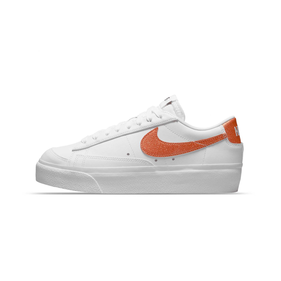 Zapatilla Nike WMNS BLAZER LOW PLATFORM ESS DQ7571 100 Mujer