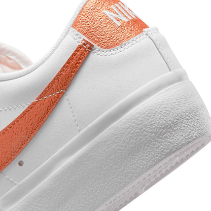 Zapatilla BLAZER LOW PLATFORM ESS - Mujer