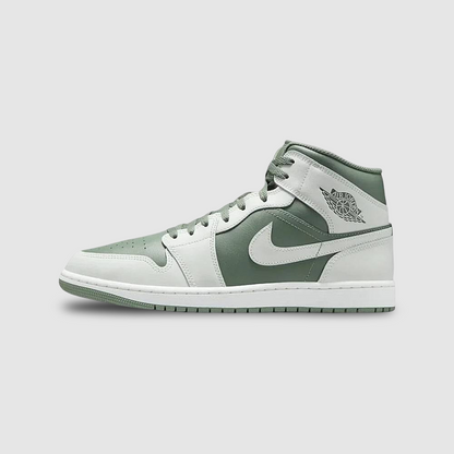 Zapatillas Nike Air Jordan 1 Mid Hombre - Básquet | DQ8426 107 Verde