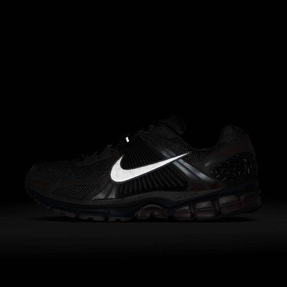 ZAPATILLAS NIKE ZOOM VOMERO 5 HF5493 201 - HOMBRE