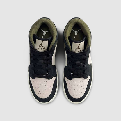 Zapatillas Nike Air Jordan 1 Mid Unisex - Básquet | Negro/Blanco