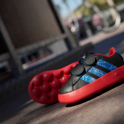 Zapatillas Adidas Grand Court Spider-Man Niños - Urbano | JQ7828 Negro