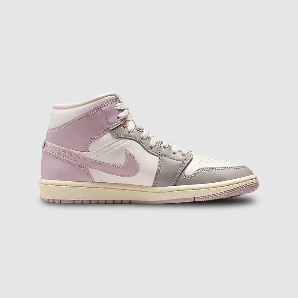Zapatillas Nike Air Jordan 1 Mid Mujer - Básquet | BQ6472 122 Blanco/Gris