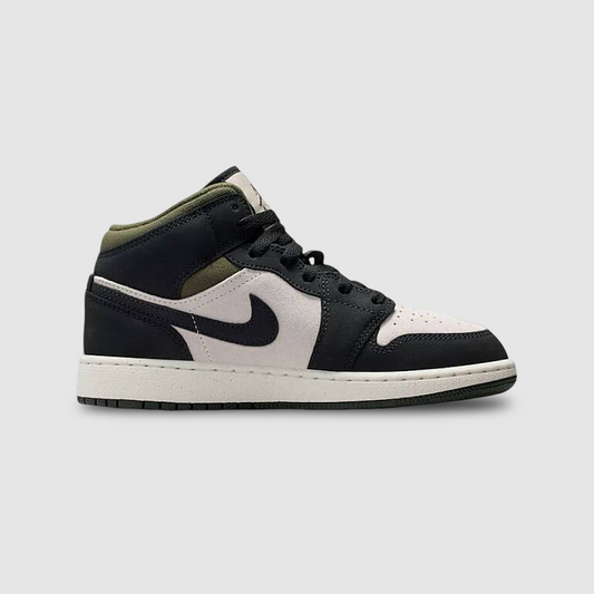 Zapatillas Nike Air Jordan 1 Mid Unisex - Básquet | HV4399 102 Negro/Blanco