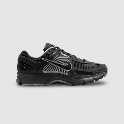 Zapatillas Nike Zoom Vomero 5 Hombre - Running | HF1553 006 Negro